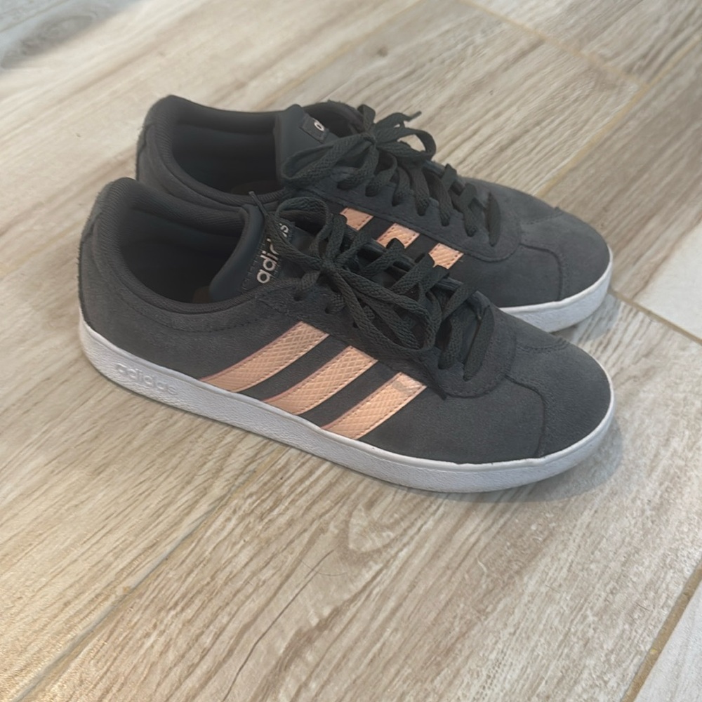 Adidas gray and pink vl court size 7